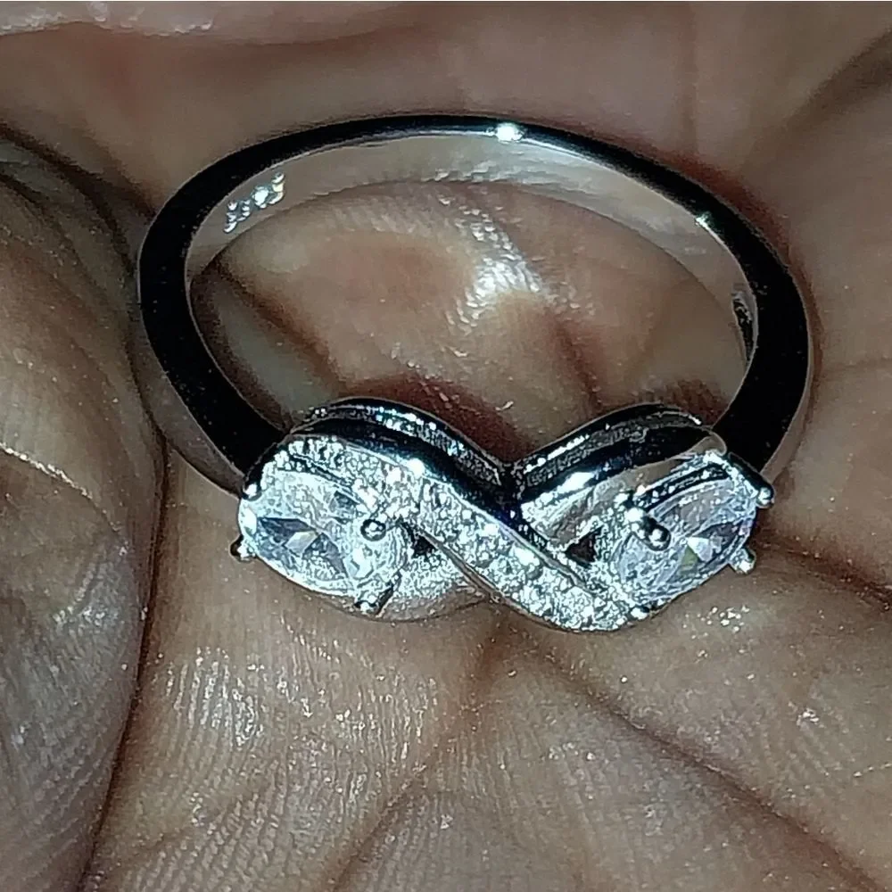 Ladies 925 Elegant Sterling Silver Infinity Ring Sz 9